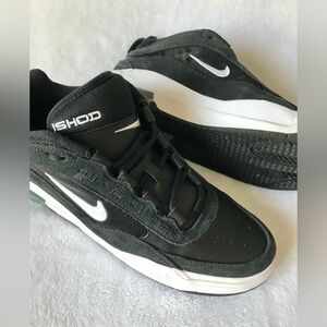 NIKE SB AIR MAX Ishod Wair Black & White Shoes Mens Size 9